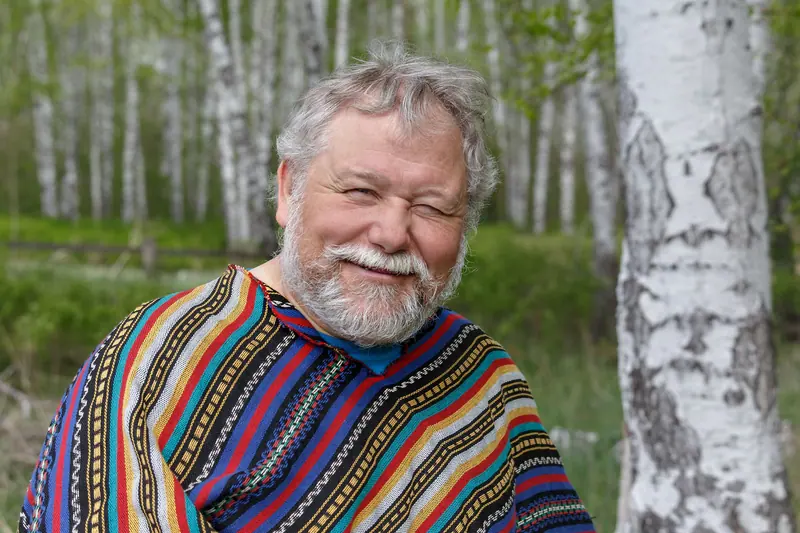 A resident in his favorite striped shirt