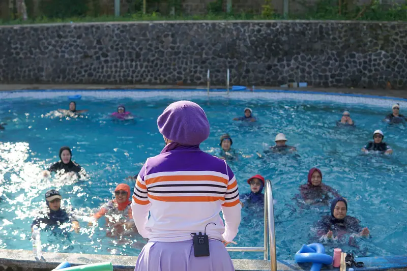 The water exercise class