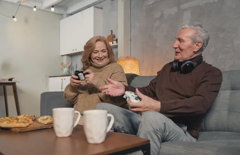 A couple's game night with pizza