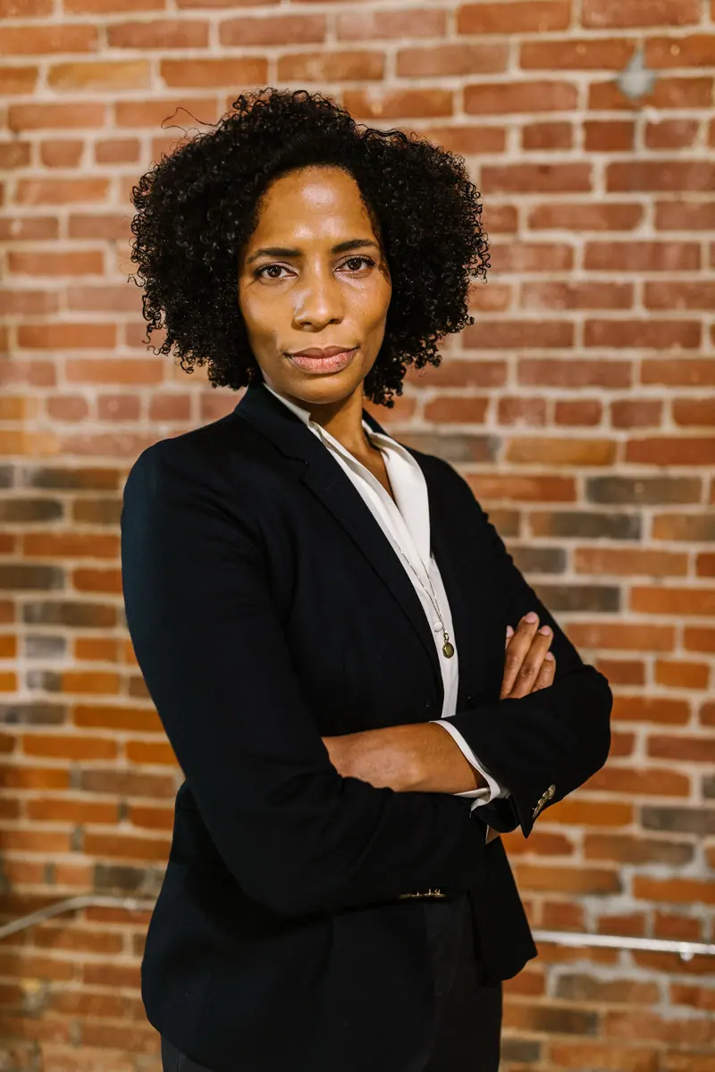 Corinne Laval, Concierge