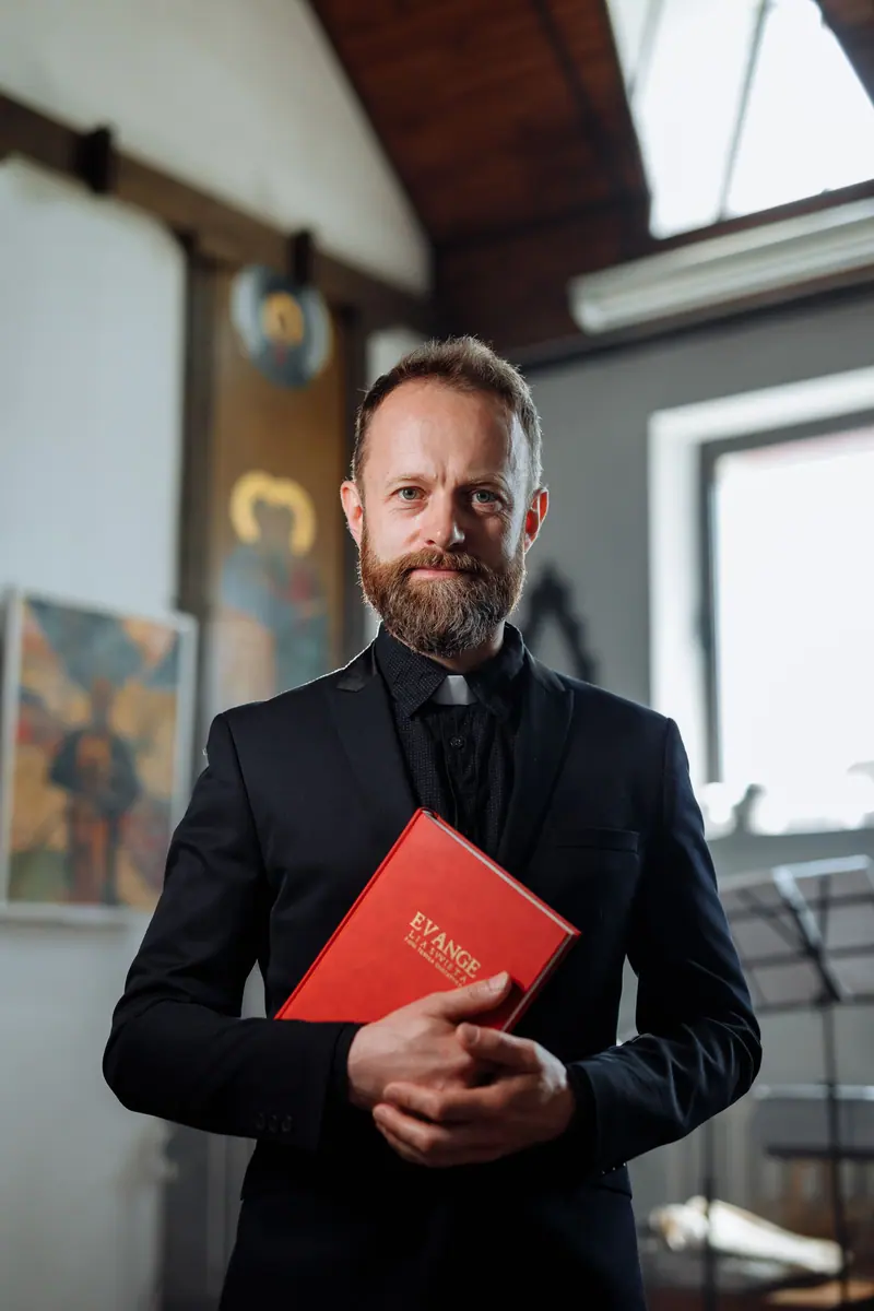 Rev. Thomas Hale, Chaplain