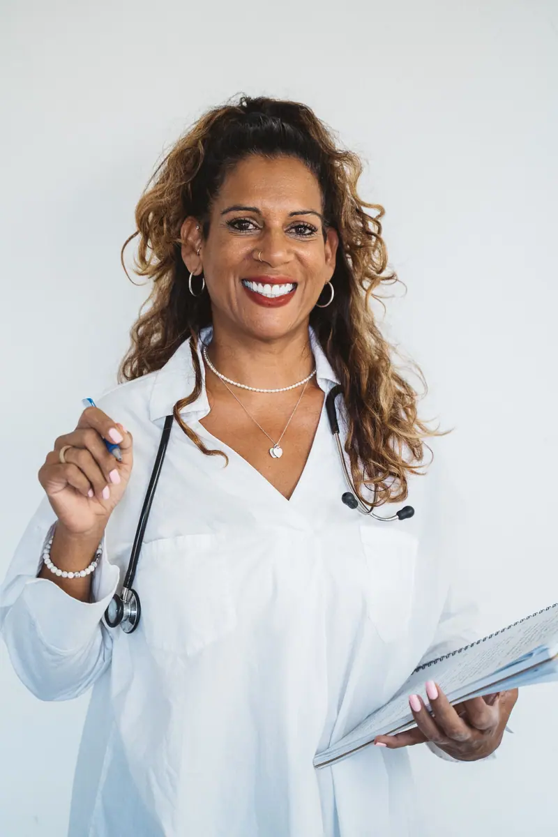 Gloria Castañeda, RN, Consulting registered nurse