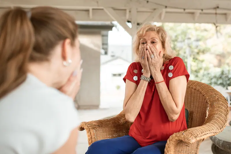 A guest talking with her therapist